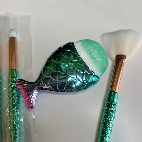 💥🧜♀️NEW💥MAKEUP Brush set 11 pieces Mermaid iridescent green purple eyes… - Picture 8 of 16